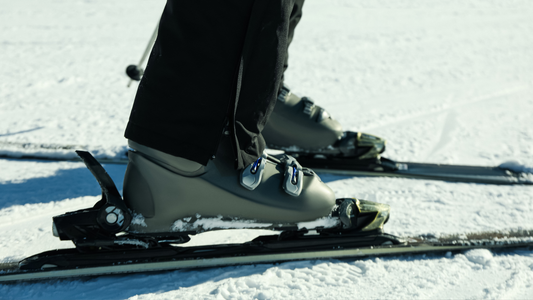 Så tar du hand om skidkläder, pjäxor och utrustning – så de håller säsong efter säsong